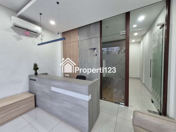 Dijual Ruko Kantor Full Furnished 3,5 Lantai di Pejaten - Siap Pakai - 2