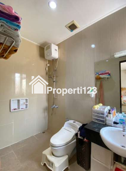 Rumah Hoek Samping Taman Asera One South Harapan Indah Bekasi - 15