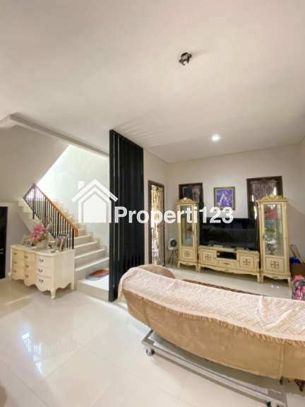 Rumah Hoek Samping Taman Asera One South Harapan Indah Bekasi - 6