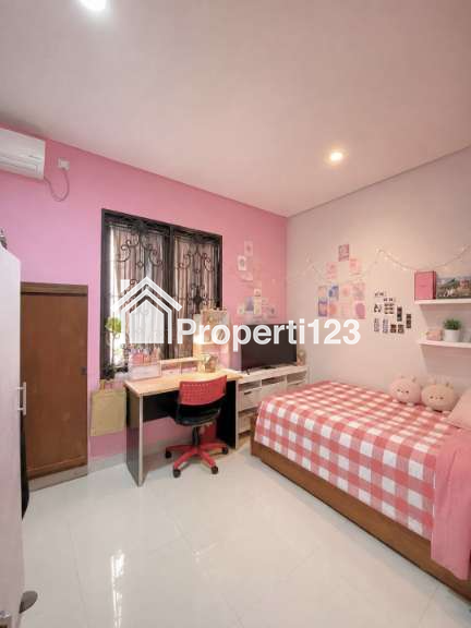 Rumah Hoek Samping Taman Asera One South Harapan Indah Bekasi - 13