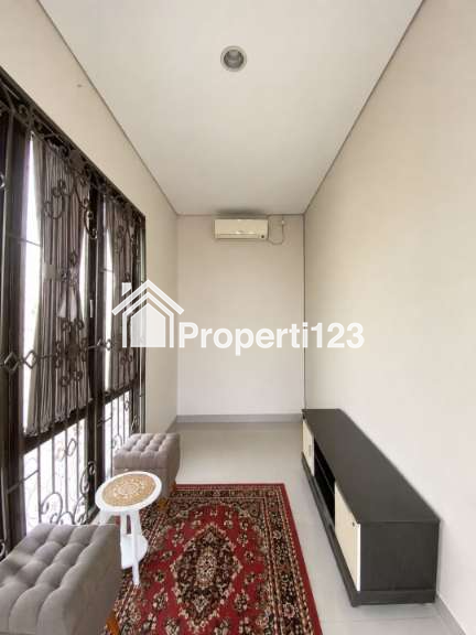 Rumah Hoek Samping Taman Asera One South Harapan Indah Bekasi - 14