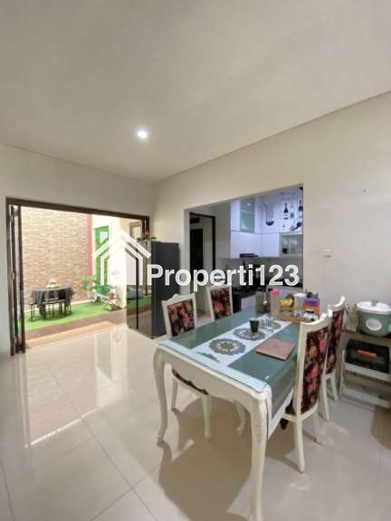 Rumah Hoek Samping Taman Asera One South Harapan Indah Bekasi - 7