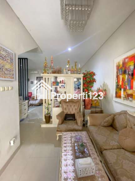 Rumah Hoek Samping Taman Asera One South Harapan Indah Bekasi - 4