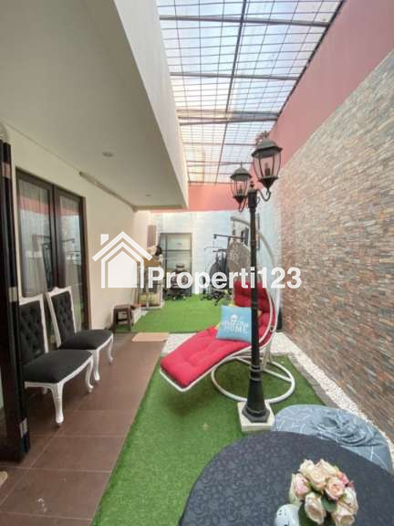 Rumah Hoek Samping Taman Asera One South Harapan Indah Bekasi - 18