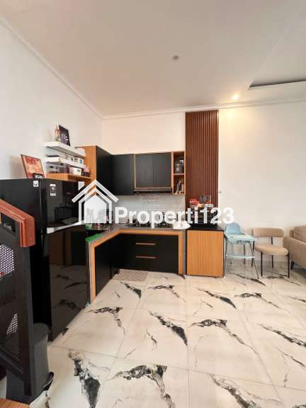 Dijual Rumah Second Terawat Bonus Furniture di Cilangkap Jakarta Timur - 5