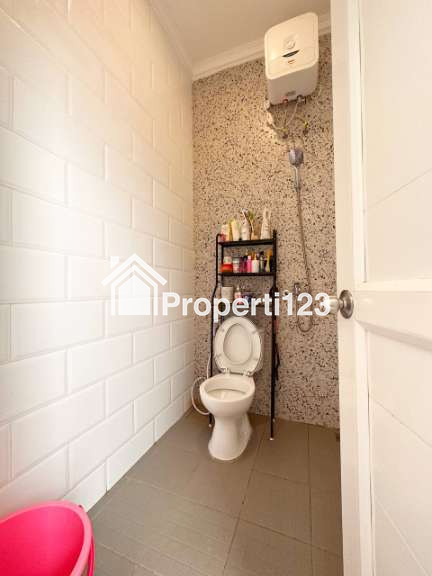 Dijual Rumah Second Terawat Bonus Furniture di Cilangkap Jakarta Timur - 8