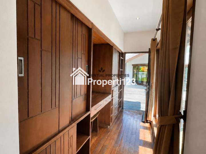 SPACIOUS 4 BEDROOM VILLA FOR RENT IN PADONAN CANGGU – BM121 - 11