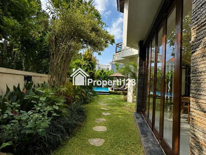 SPACIOUS 4 BEDROOM VILLA FOR RENT IN PADONAN CANGGU – BM121 - 2