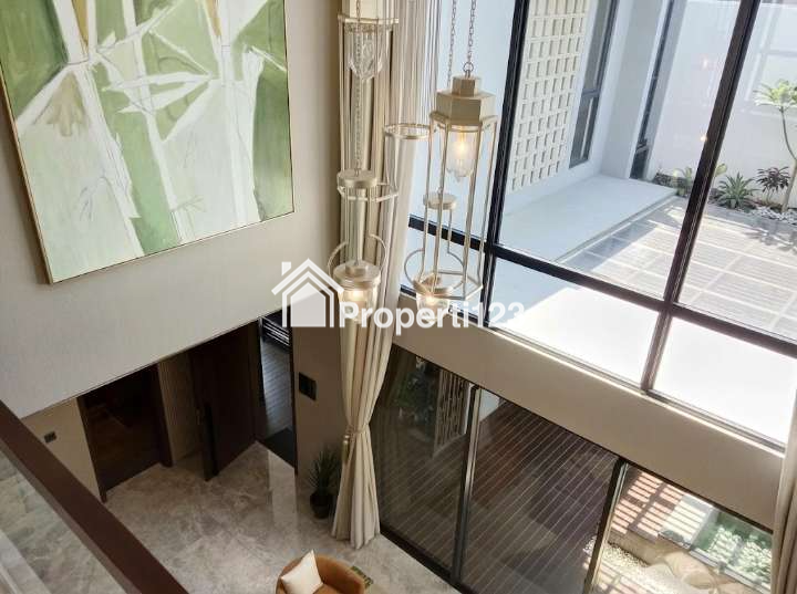 DILALUINYA UNIT HOOK MEWAH! RUMAH PRIMARY FULLY FURNISHED DENGAN PRIVATE POOL DI CLUSTER HILLARY SUMMARECON BANDUNG - 13