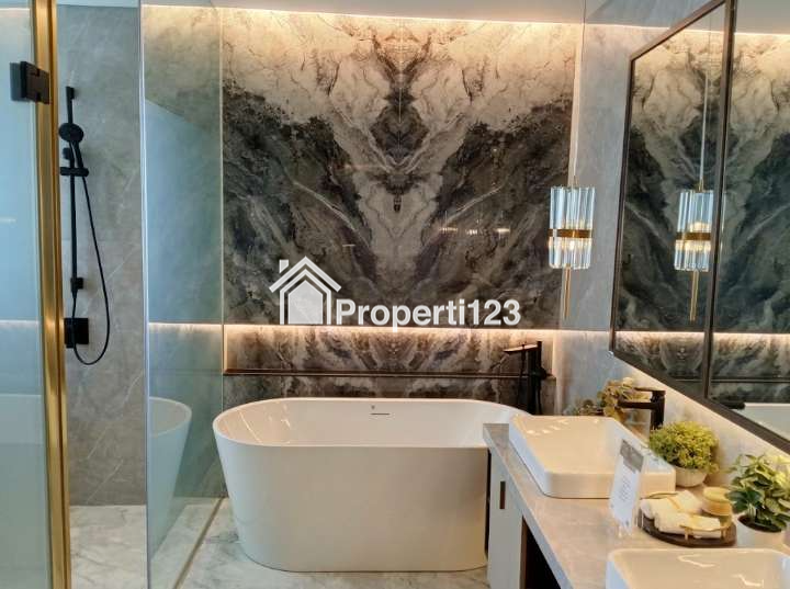 DILALUINYA UNIT HOOK MEWAH! RUMAH PRIMARY FULLY FURNISHED DENGAN PRIVATE POOL DI CLUSTER HILLARY SUMMARECON BANDUNG - 8