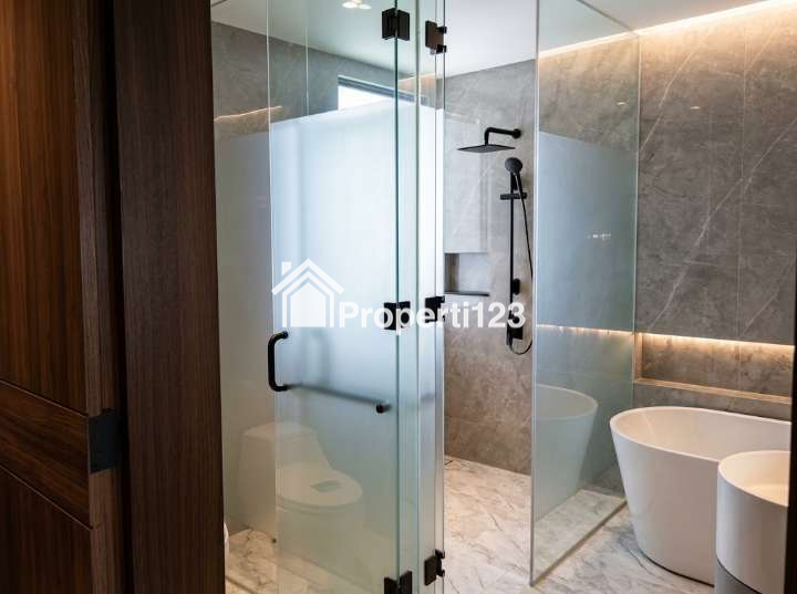 DILALUINYA UNIT HOOK MEWAH! RUMAH PRIMARY FULLY FURNISHED DENGAN PRIVATE POOL DI CLUSTER HILLARY SUMMARECON BANDUNG - 6
