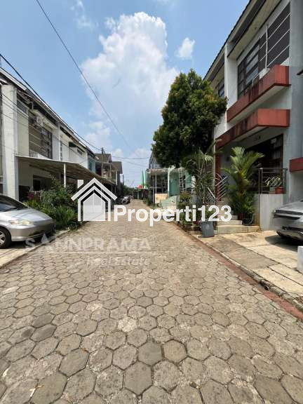 Rumah second murah 2,5lantai furnished siap huni dicipayung Depok - 10