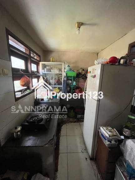 Rumah second murah 2,5lantai furnished siap huni dicipayung Depok - 5