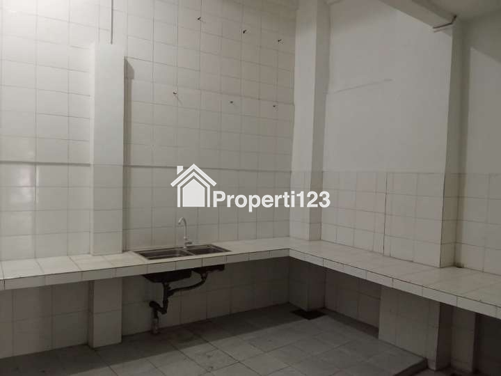 Dijual Ruko di Jl. Kebayoran Lama, Grogol Utara, Kecamatan Kebayoran Lama, Jakarta Selatan - 5