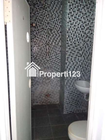 Dijual Ruko di Jl. Kebayoran Lama, Grogol Utara, Kecamatan Kebayoran Lama, Jakarta Selatan - 11