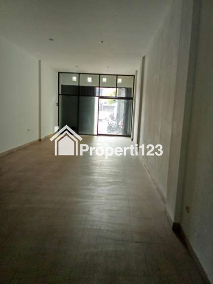 Dijual Ruko di Jl. Kebayoran Lama, Grogol Utara, Kecamatan Kebayoran Lama, Jakarta Selatan - 9