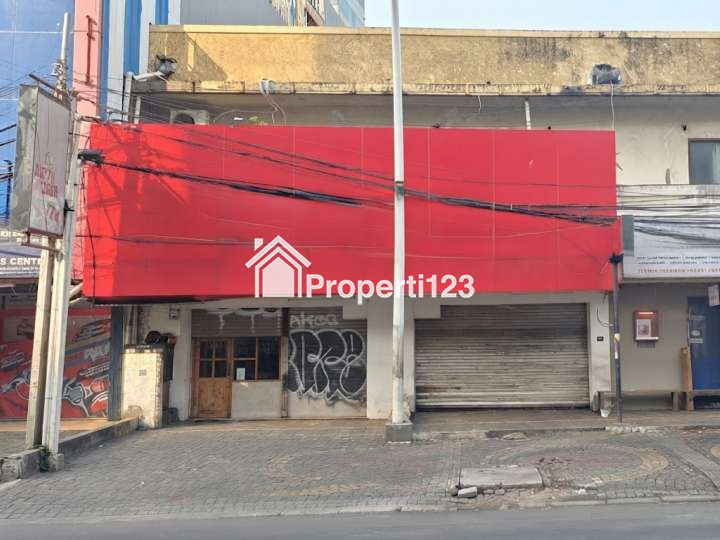 Ruko Jalan H. Agus Salim Sabang Kebon Sirih Menteng Jakarta Pusat - 1