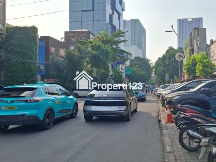 Ruko Jalan H. Agus Salim Sabang Kebon Sirih Menteng Jakarta Pusat - 9