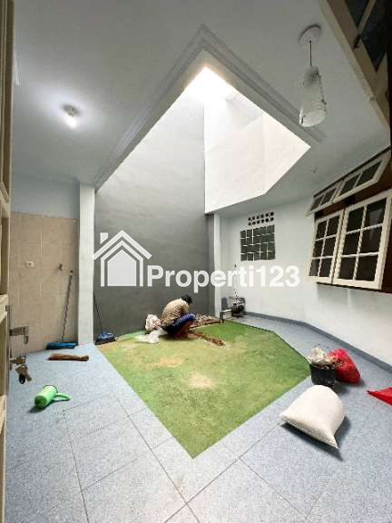 Rumah Baru Luas Strategis di Pondok Bambu Duren Sawit Jakarta Timur - 9