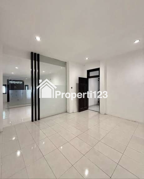 Dijual Rumah Rapi dan Siap Huni Menteng Jakarta Pusat - 5