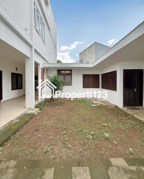 Dijual Rumah Rapi dan Siap Huni Menteng Jakarta Pusat - 11