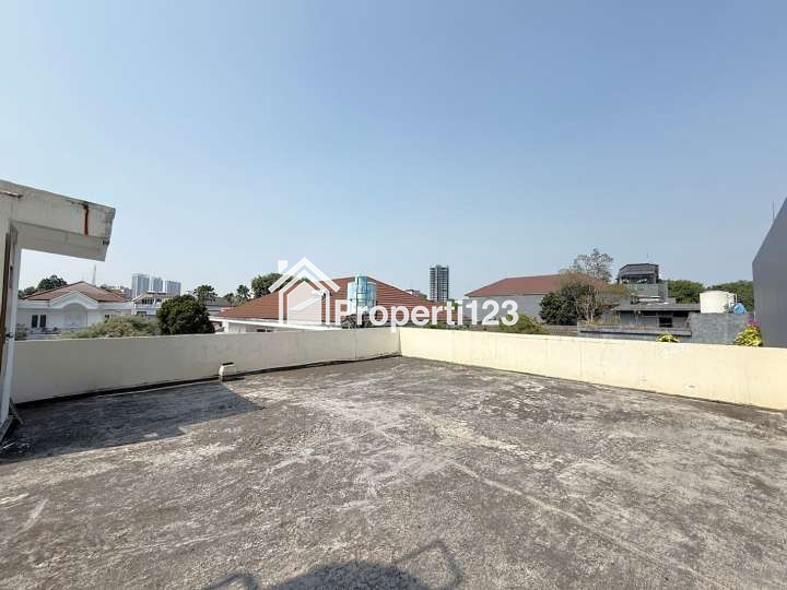 Dijual Rumah Rapi dan Siap Huni Menteng Jakarta Pusat - 9