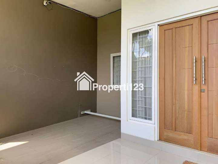 Rumah Cantik Full Furnished Siap Huni Lokasi Tlogomas Malang - 3