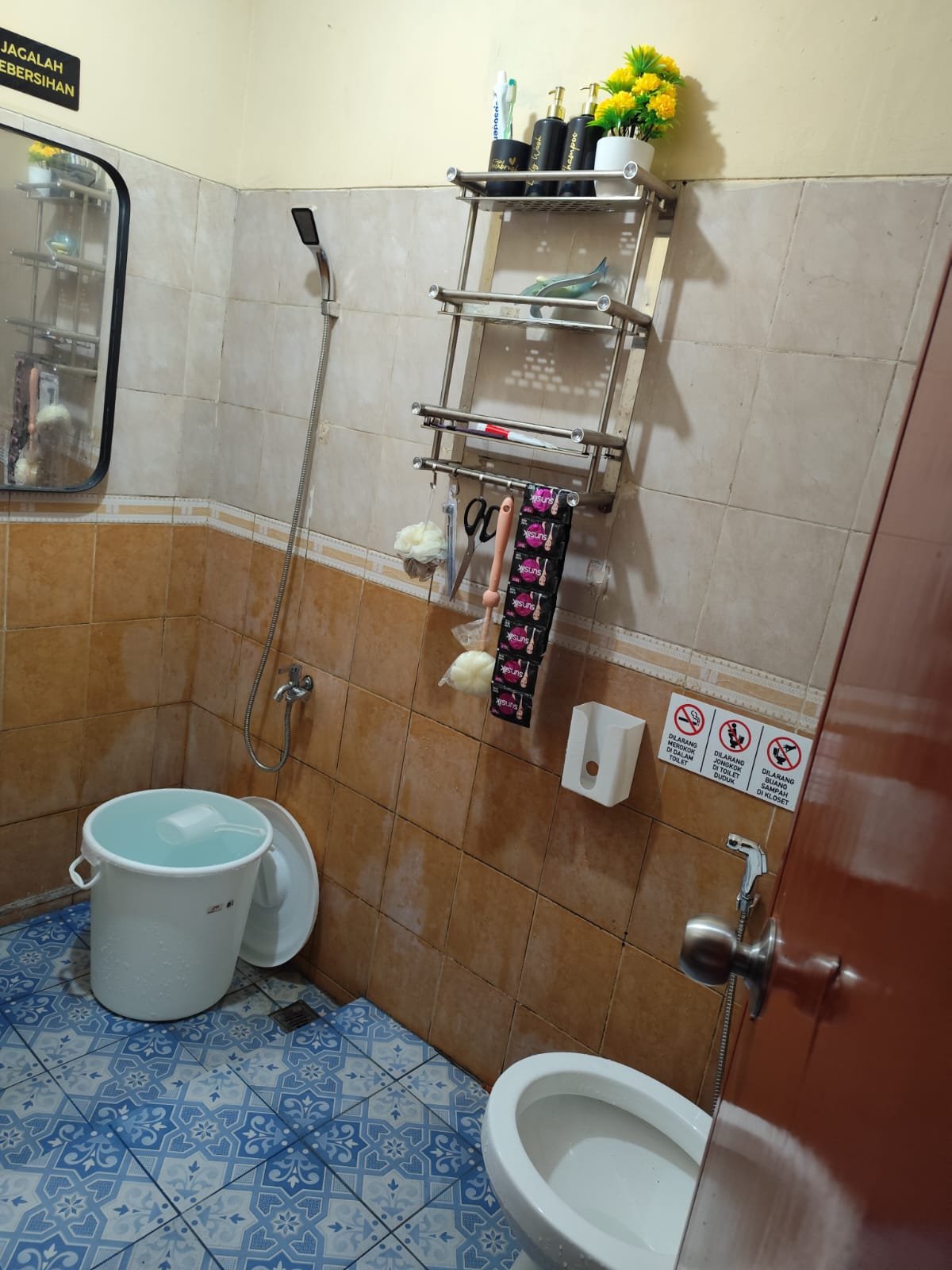 KOST WANITA NYAMAN, LENGKAP & SIAP HUNI DEKAT KAMPUS BINUS KEMANGGISAN - 3