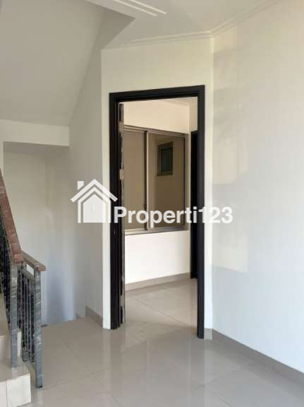 Rumah Hoek Cluster Miami Pantai Indah Kapuk 2 Kosambi Tangerang - 4