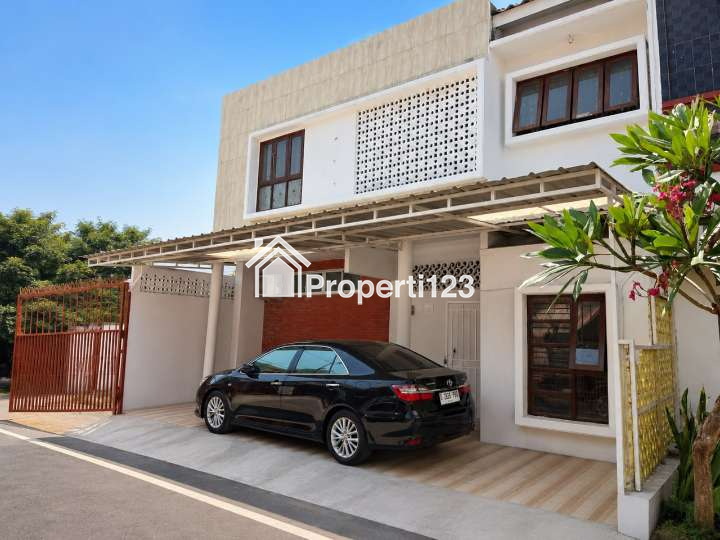 Rumah Mewah 2 Lt di Pondok Aren - Tangerang Selatan - 1