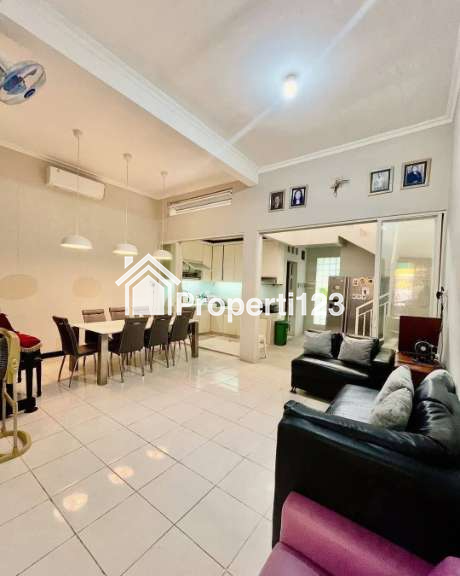 Rumah Cantik Furnished Siap Huni Di Ploso Timur Surabaya - 8