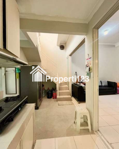 Rumah Cantik Furnished Siap Huni Di Ploso Timur Surabaya - 14