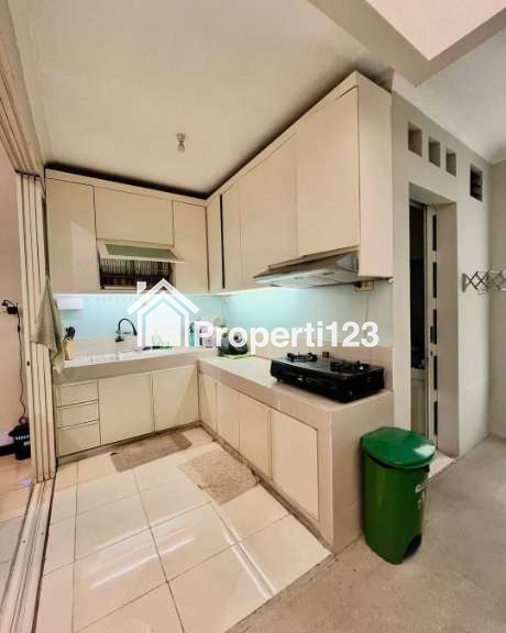 Rumah Cantik Furnished Siap Huni Di Ploso Timur Surabaya - 10
