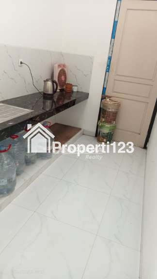 Rumah Baru 2 lantai siap huni di Tanah Baru Depok - 2