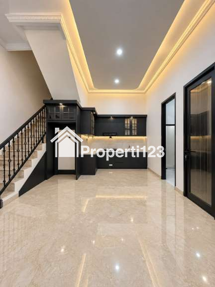 Dijual Rumah Mewah Bonus Private Pool di Jatipadang Jakarta Selatan - 4