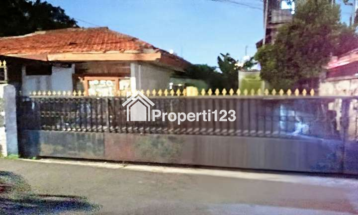 Rumah Hitung Tanah 785 m2 SHM Muka 30 Meter Lokasi Premium Dekat Kawasan Bisnis Perkantoran Jl. HR. Rasuna Said Jl. Prof. DR. Soepomo Jl. Gatot Subroto Jl. Raya Casablanca  Jakarta Selatan - 1