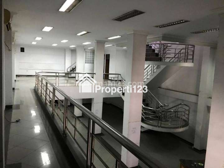 Disewakan Ruko Gandeng di Jl. KH Hasyim Ashari, Petojo Utara, Gambir, Jakarta Pusat - 2