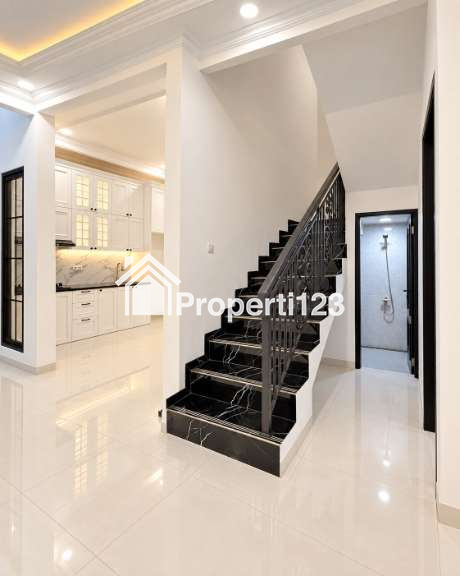 Dijual Rumah Neo Classic di Pondok Bambu Duren Sawit Jakarta Timur - 3