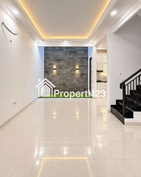 Dijual Rumah Neo Classic di Pondok Bambu Duren Sawit Jakarta Timur - 2