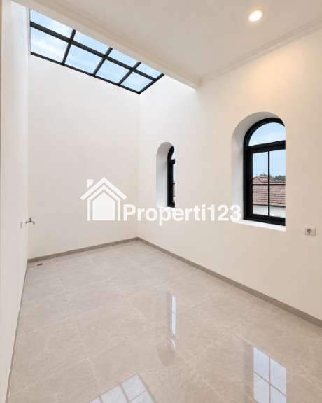 Dijual Rumah Neo Classic di Pondok Bambu Duren Sawit Jakarta Timur - 7