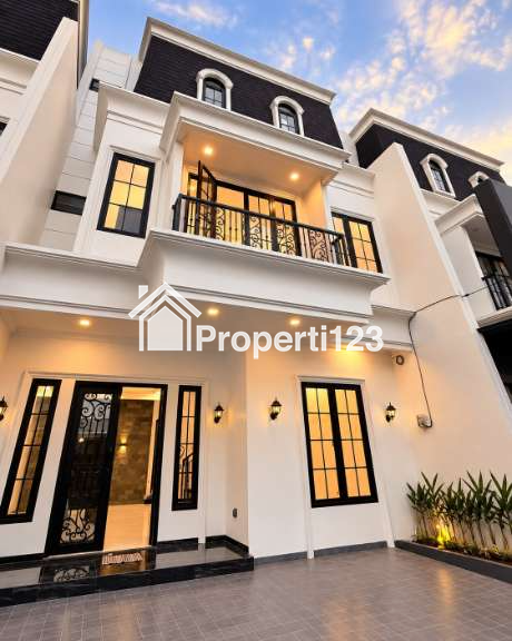 Dijual Rumah Neo Classic di Pondok Bambu Duren Sawit Jakarta Timur - 1