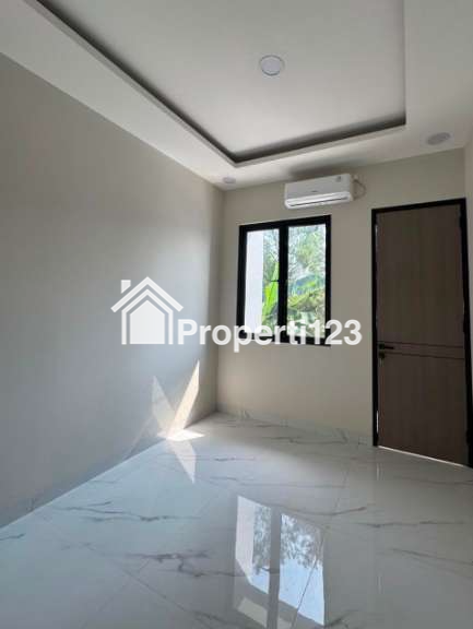 Rumah siap huni lokasi strategis di Griyaloka BSD - 5