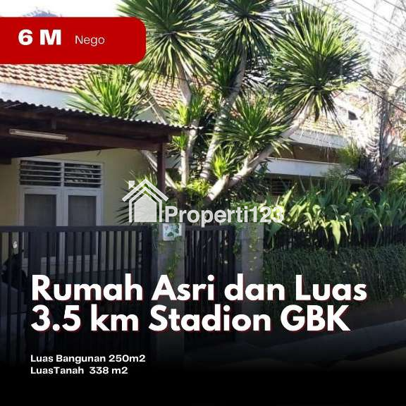 Rumah Asri & Luas di Jakarta Barat dekat GBK - 1