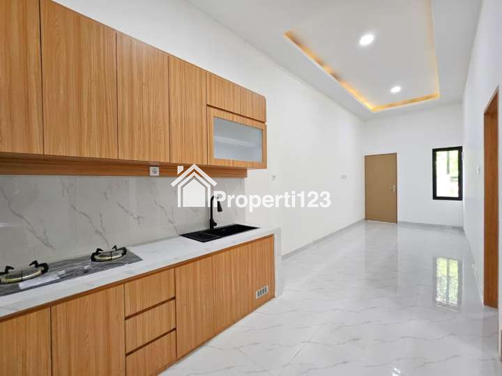 Rumah Baru Hadap Taman Perumahan Harapan Jaya Bekasi Utara - 7