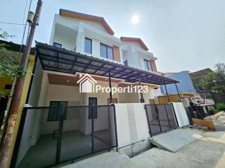 Rumah Baru Hadap Taman Perumahan Harapan Jaya Bekasi Utara - 2