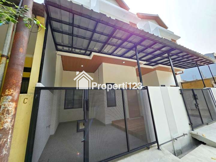 Rumah Baru Hadap Taman Perumahan Harapan Jaya Bekasi Utara - 3
