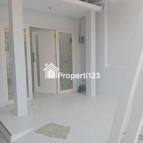 ‼️LIKE NEW‼️  RUMAH MURAH FULL RENOVASI Di Perumahan Greenlake Wonorejo RUngkut Surabaya Timur - 4
