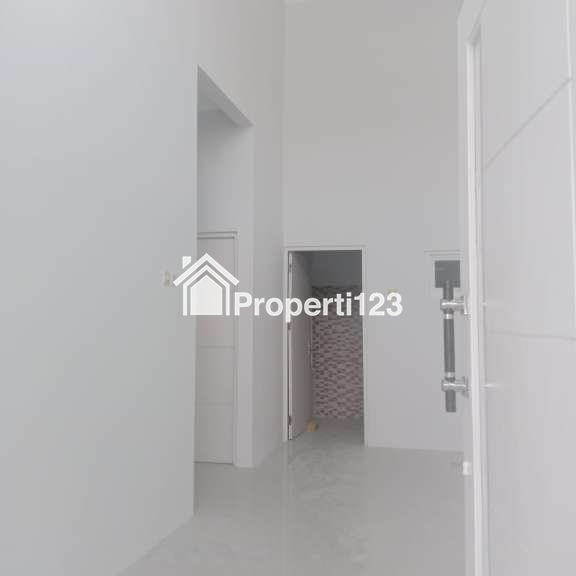 ‼️LIKE NEW‼️  RUMAH MURAH FULL RENOVASI Di Perumahan Greenlake Wonorejo RUngkut Surabaya Timur - 5
