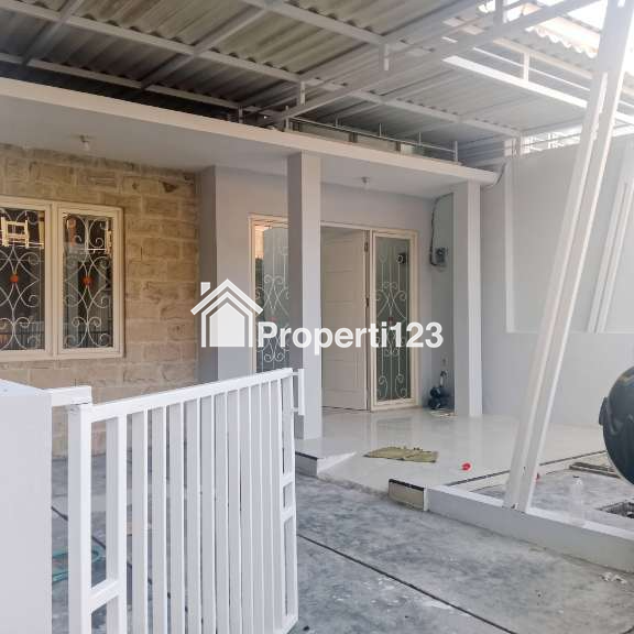 ‼️LIKE NEW‼️  RUMAH MURAH FULL RENOVASI Di Perumahan Greenlake Wonorejo RUngkut Surabaya Timur - 2