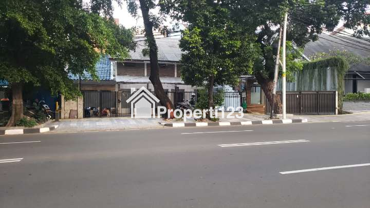 Dijual Rumah Tua di Jl.Wijaya 1, Petogogan, Kecamatan Kebayoran Lama, Jakarta Selatan - 2